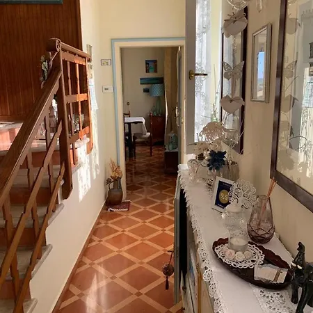 Konukevi La Casa Di Torre Di Palme 4*
