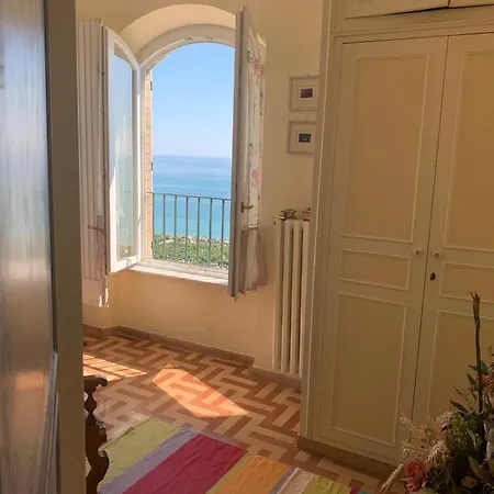 La Casa Di Torre Di Palme בית הארחה