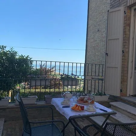 בית הארחה La Casa Di Torre Di Palme מרינה פלמנזה