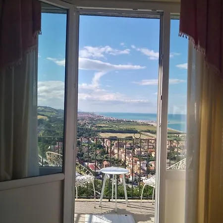 בית הארחה La Casa Di Torre Di Palme מרינה פלמנזה