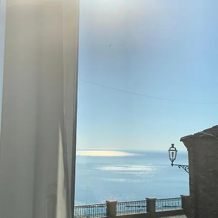 La Casa Di Torre Di Palme 4* Marina Palmense