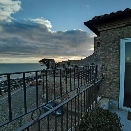 La Casa Di Torre Di Palme 4* מרינה פלמנזה