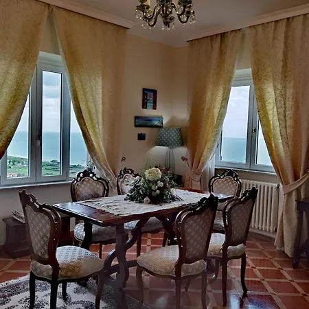 La Casa Di Torre Di Palme 4* מרינה פלמנזה