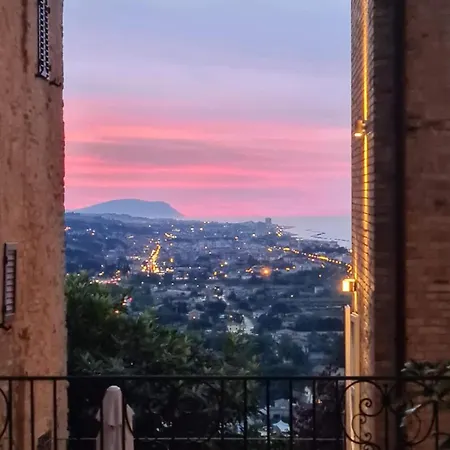 La Casa Di Torre Di Palme בית הארחה