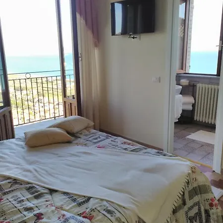 La Casa Di Torre Di Palme 4* מרינה פלמנזה