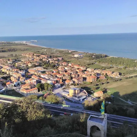 בית הארחה La Casa Di Torre Di Palme מרינה פלמנזה