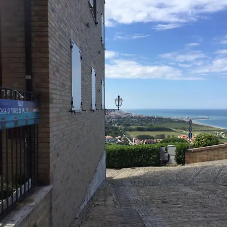 La Casa Di Torre Di Palme בית הארחה